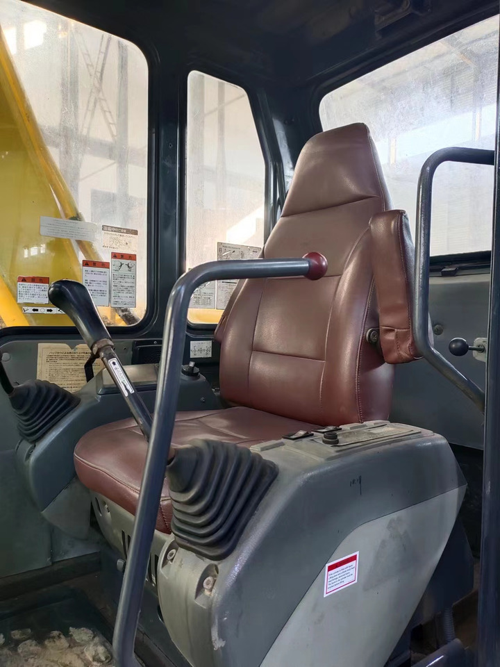 KOMATSU PC60-7 - 履带式挖掘机:图4 KOMATSU PC60-7 - 履带式挖掘机:图4