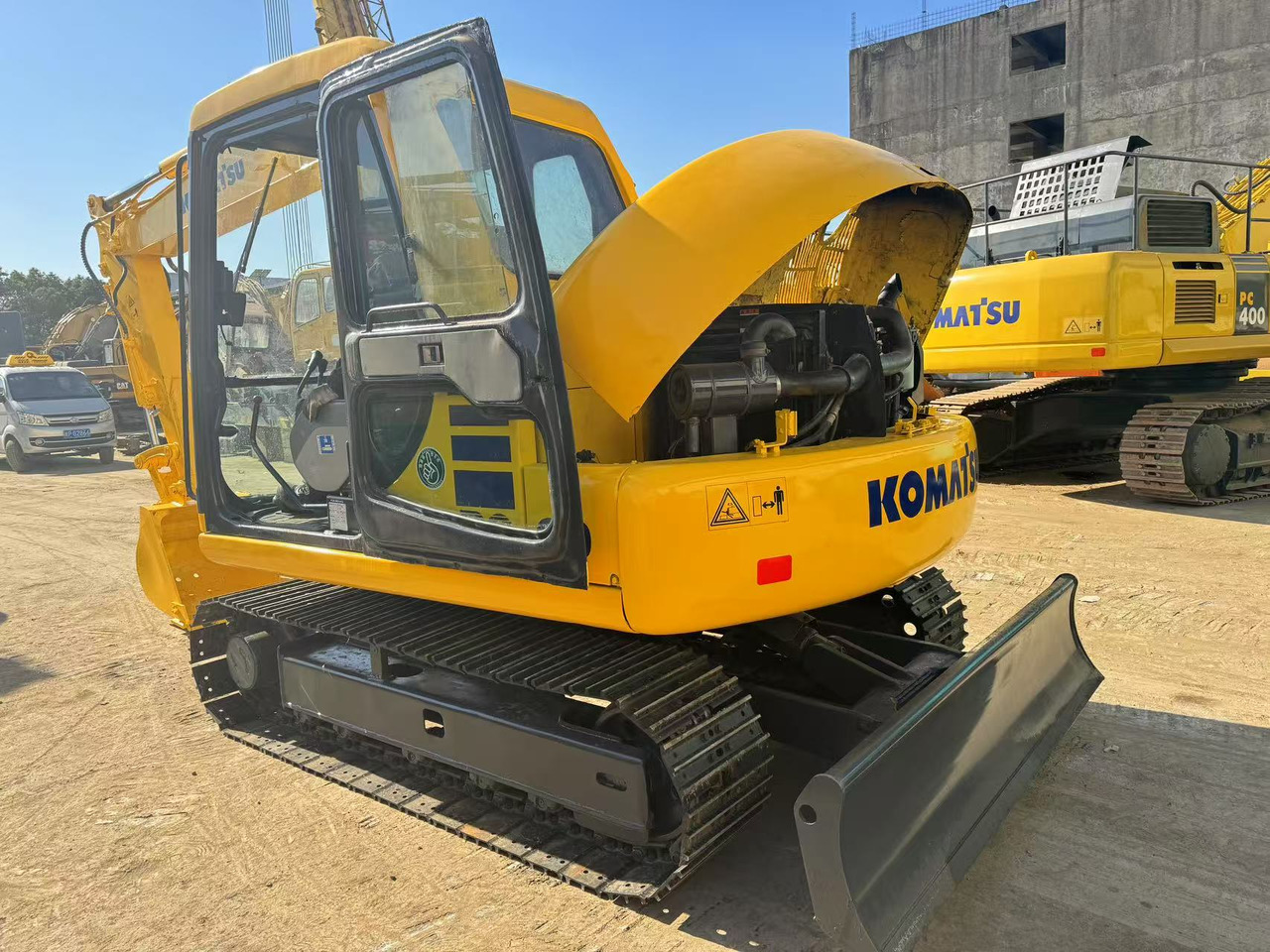 KOMATSU PC60-7 - 履带式挖掘机:图2 KOMATSU PC60-7 - 履带式挖掘机:图2
