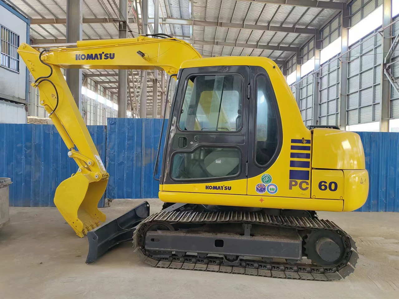 KOMATSU PC60-7 - 履带式挖掘机:图2 KOMATSU PC60-7 - 履带式挖掘机:图2