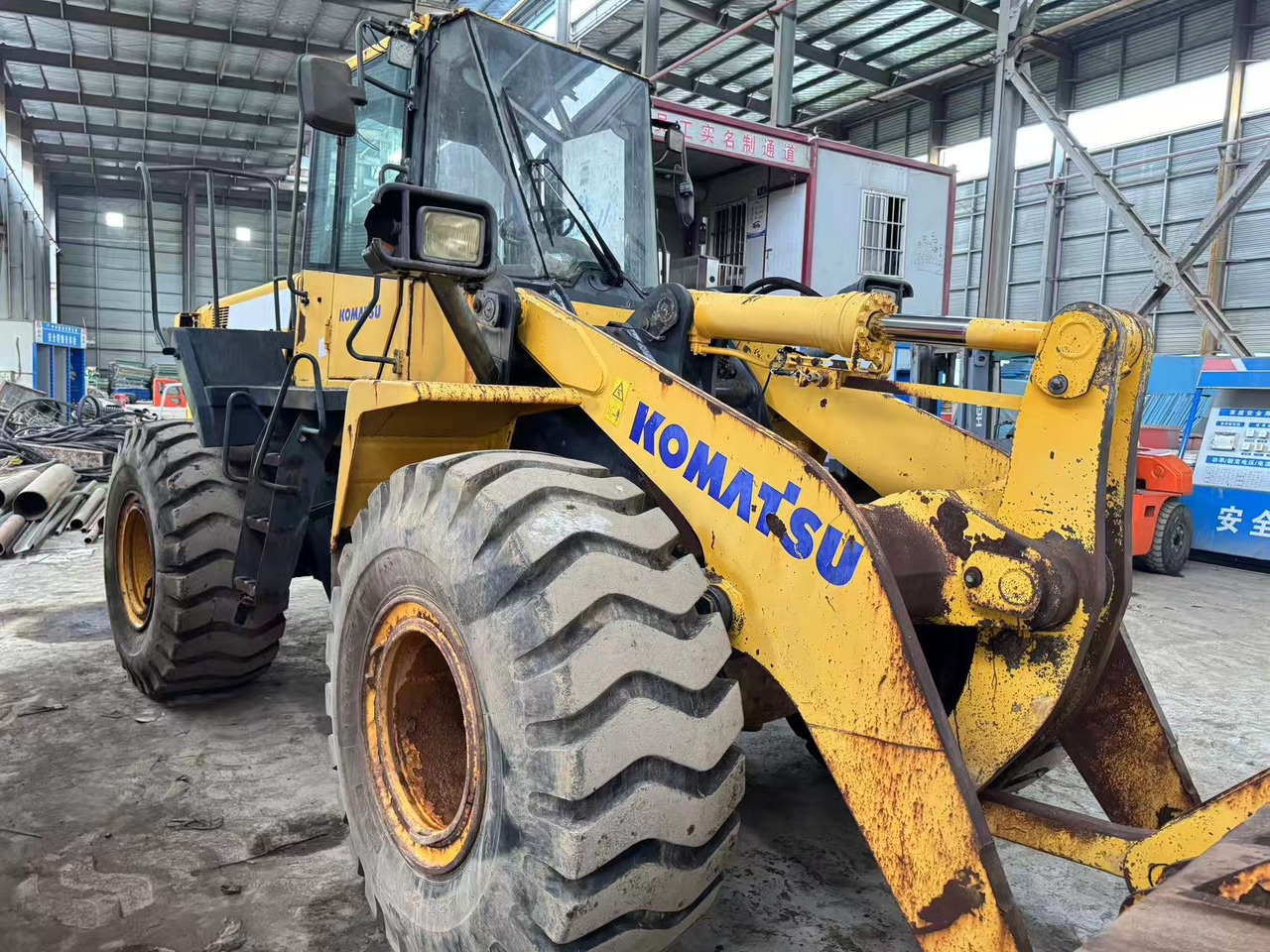 KOMATSU WA380Z-6 - 轮式装载机:图4 KOMATSU WA380Z-6 - 轮式装载机:图4