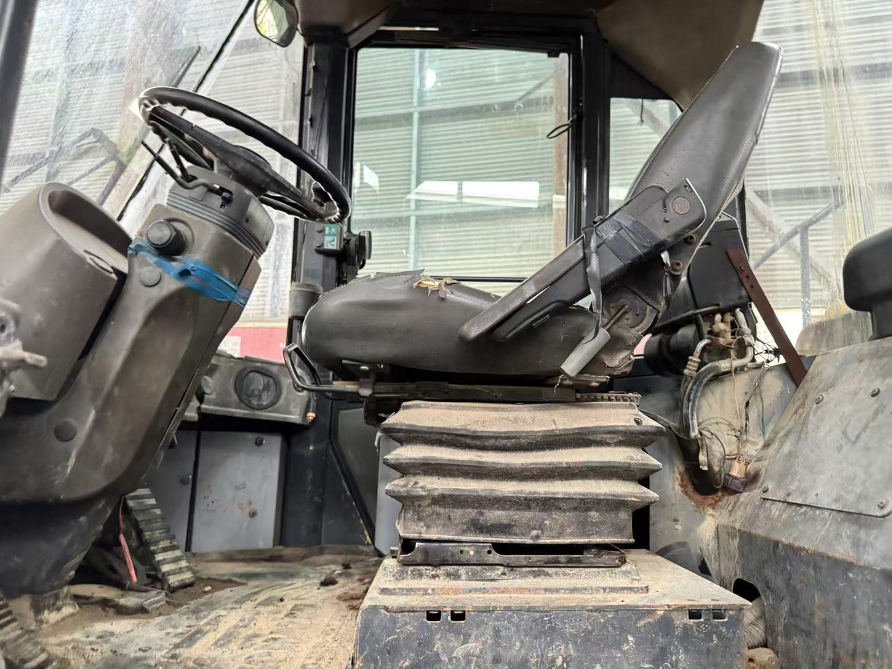 KOMATSU WA380Z-6 - 轮式装载机:图3 KOMATSU WA380Z-6 - 轮式装载机:图3