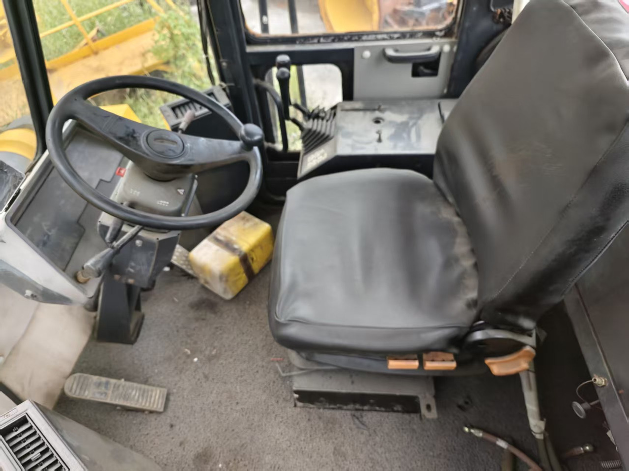 KOMATSU WA470 - 轮式装载机:图5 KOMATSU WA470 - 轮式装载机:图5