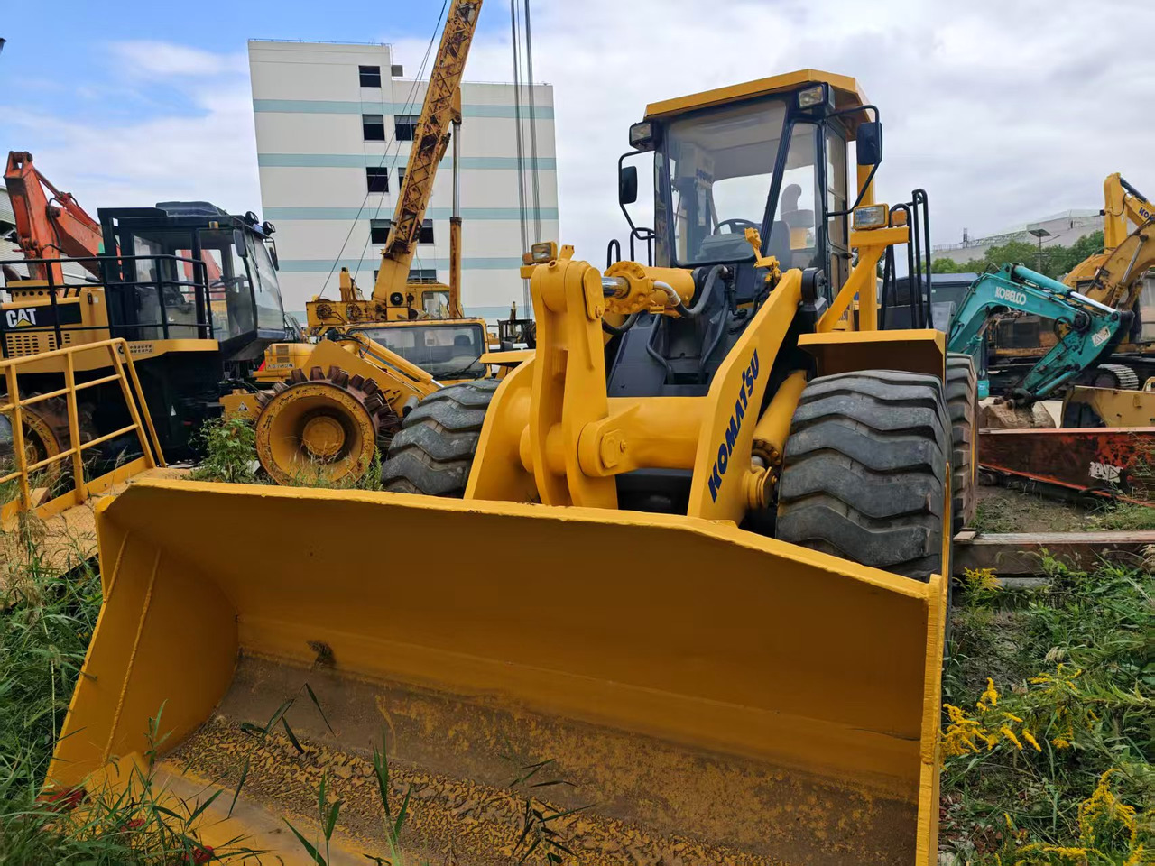 KOMATSU WA470 - 轮式装载机:图4 KOMATSU WA470 - 轮式装载机:图4