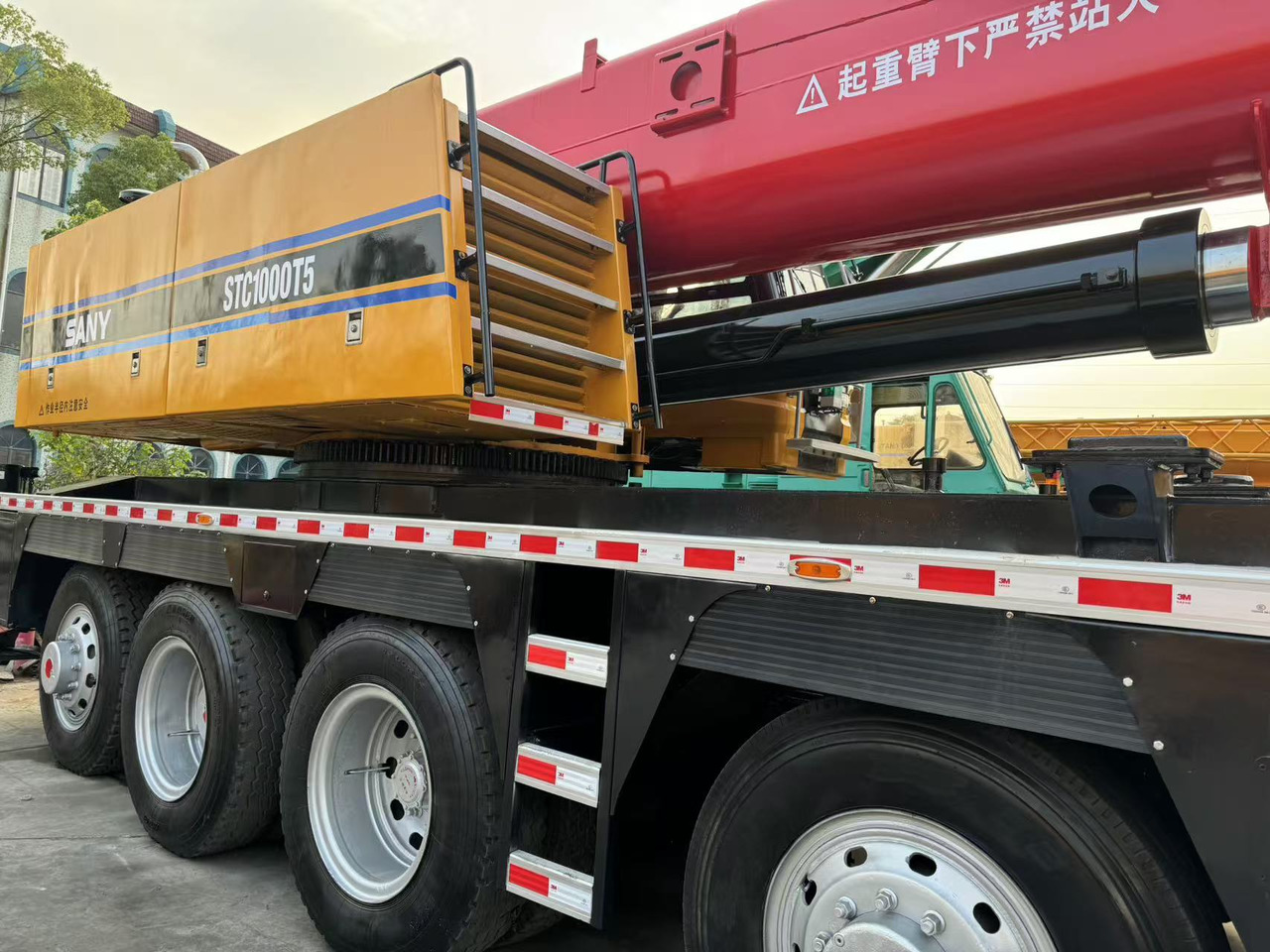 SANY STC1000T5 - 移动式起重机:图4 SANY STC1000T5 - 移动式起重机:图4