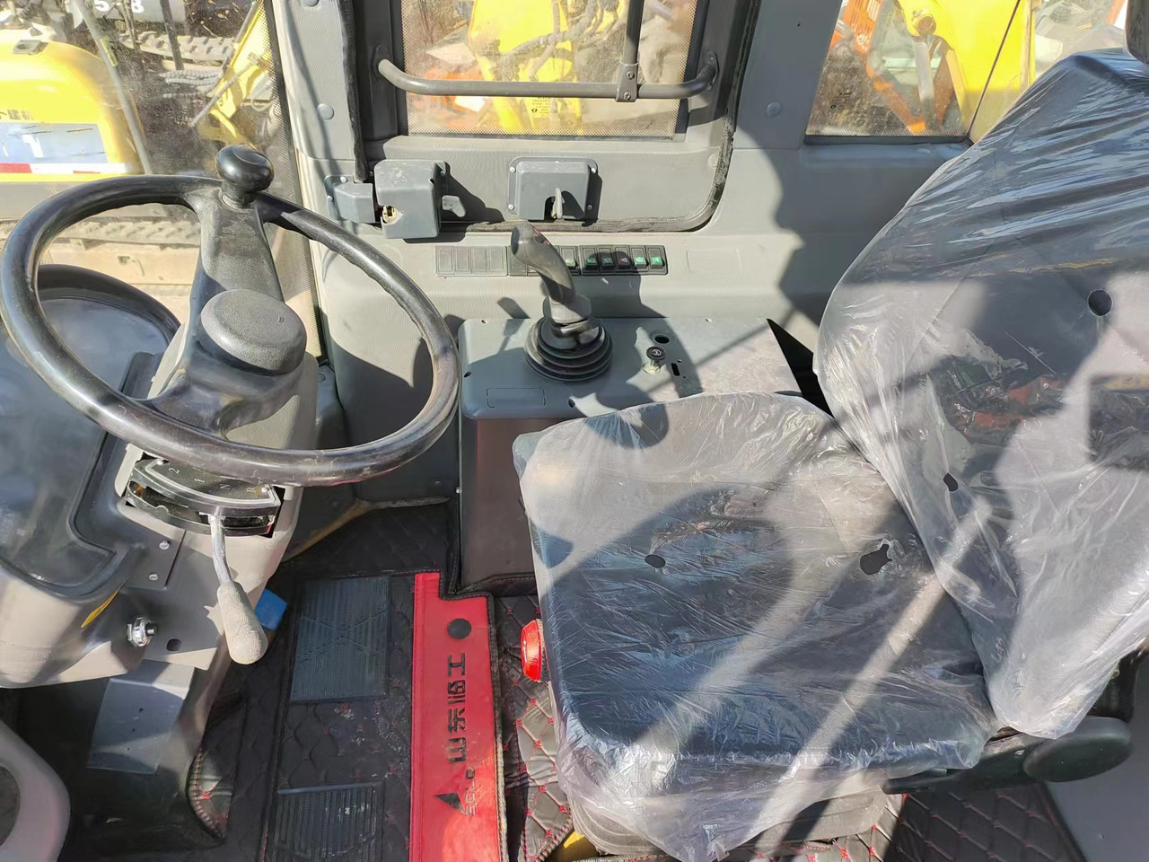 SDLG LG 963L - 轮式装载机:图3 SDLG LG 963L - 轮式装载机:图3