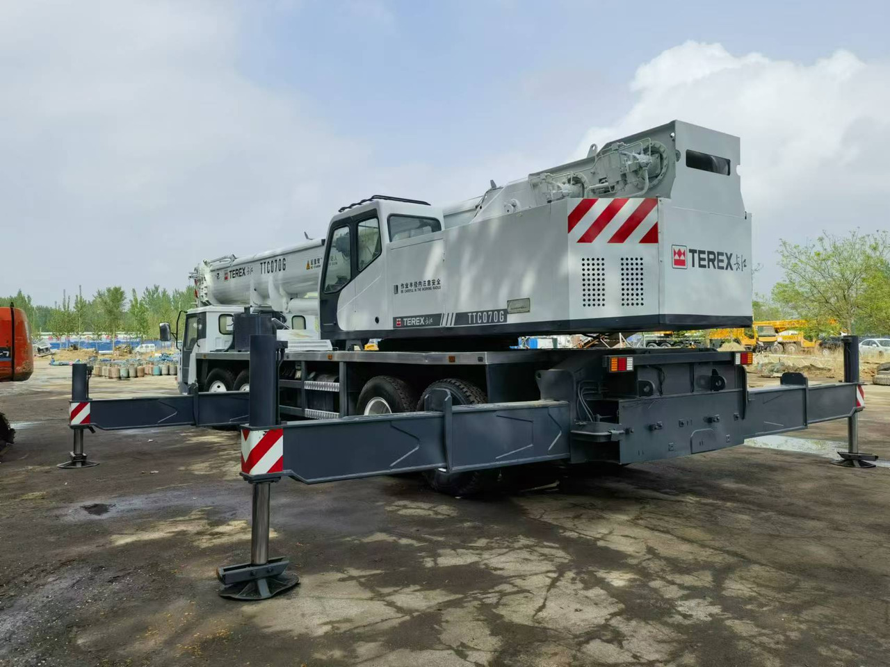 TEREX CHANGJIANG 70Ton - 移动式起重机:图2 TEREX CHANGJIANG 70Ton - 移动式起重机:图2