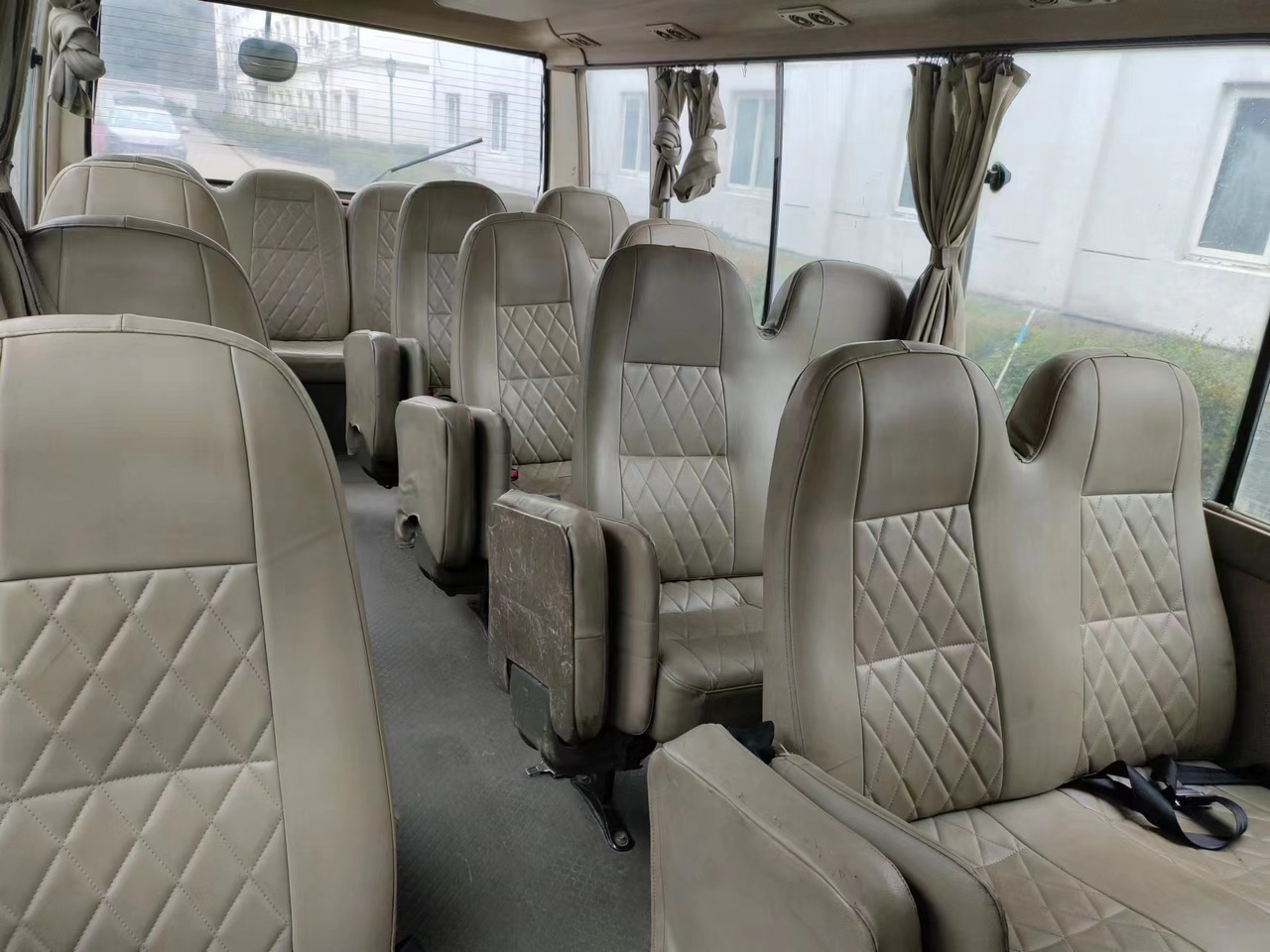 TOYOTA Coaster - 郊区巴士:图3 TOYOTA Coaster - 郊区巴士:图3