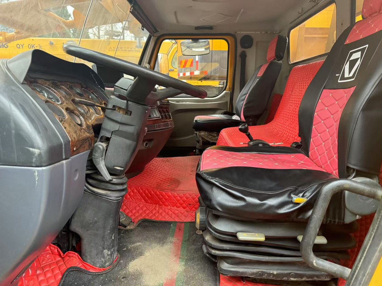 XCMG QY100K - 移动式起重机:图3 XCMG QY100K - 移动式起重机:图3