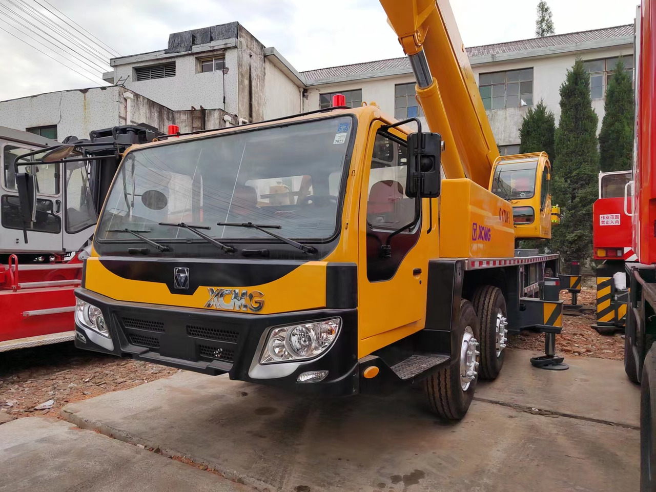 XCMG QY70K good condition QY25K QY50K QY100K QY130K China brand mobile crane - 移动式起重机:图1 XCMG QY70K good condition QY25K QY50K QY100K QY130K China brand mobile crane - 移动式起重机:图1