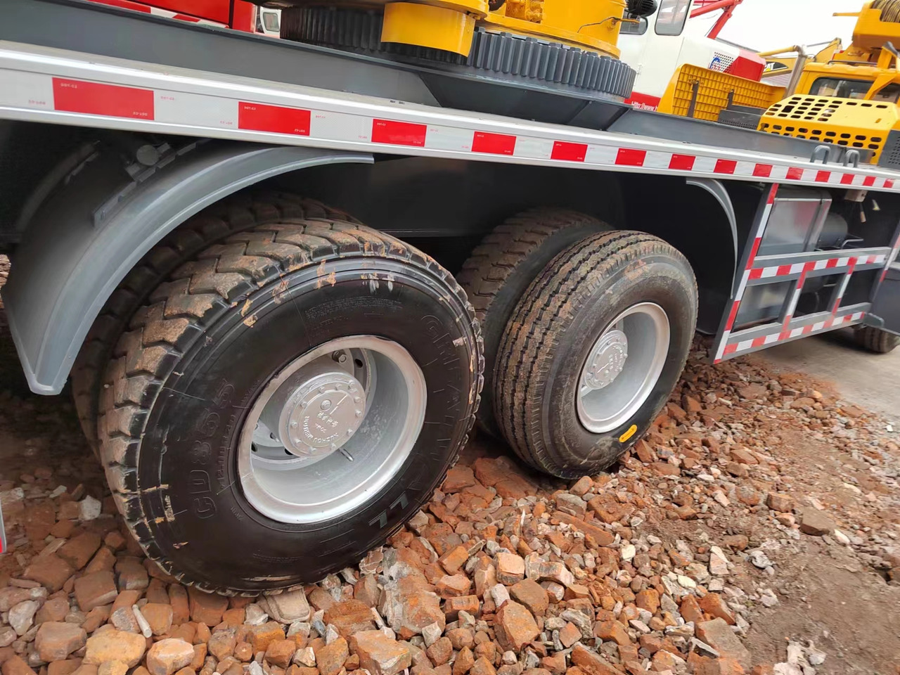 移动式起重机 XCMG QY70K good condition QY25K QY50K QY100K QY130K China brand mobile crane：图8