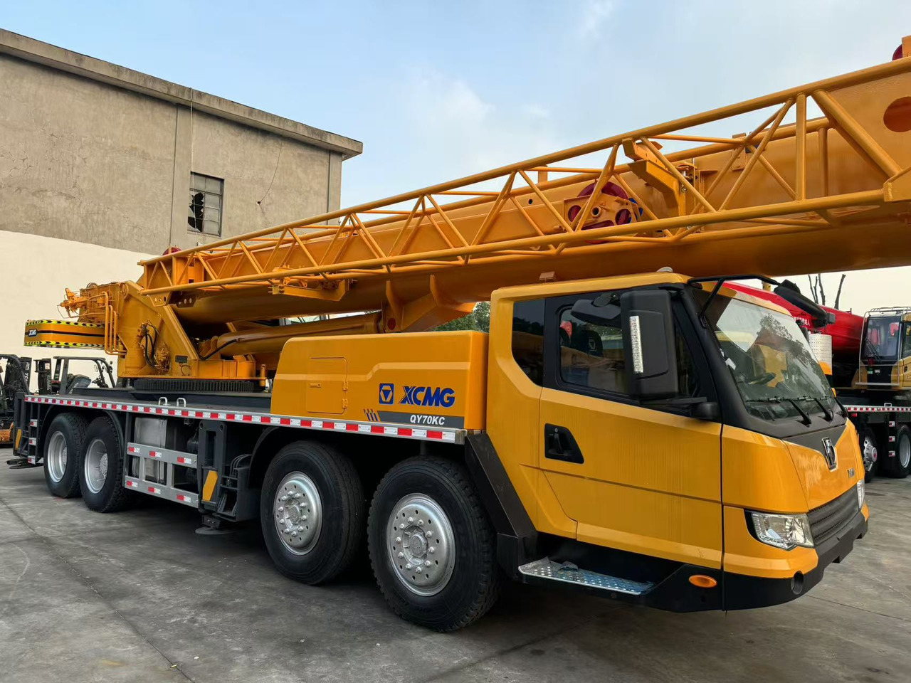 XCMG QY70K - 移动式起重机:图3 XCMG QY70K - 移动式起重机:图3