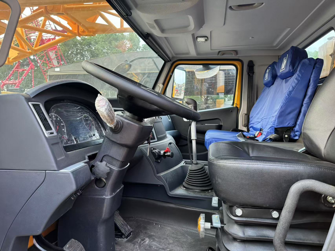 XCMG QY70K - 移动式起重机:图5 XCMG QY70K - 移动式起重机:图5