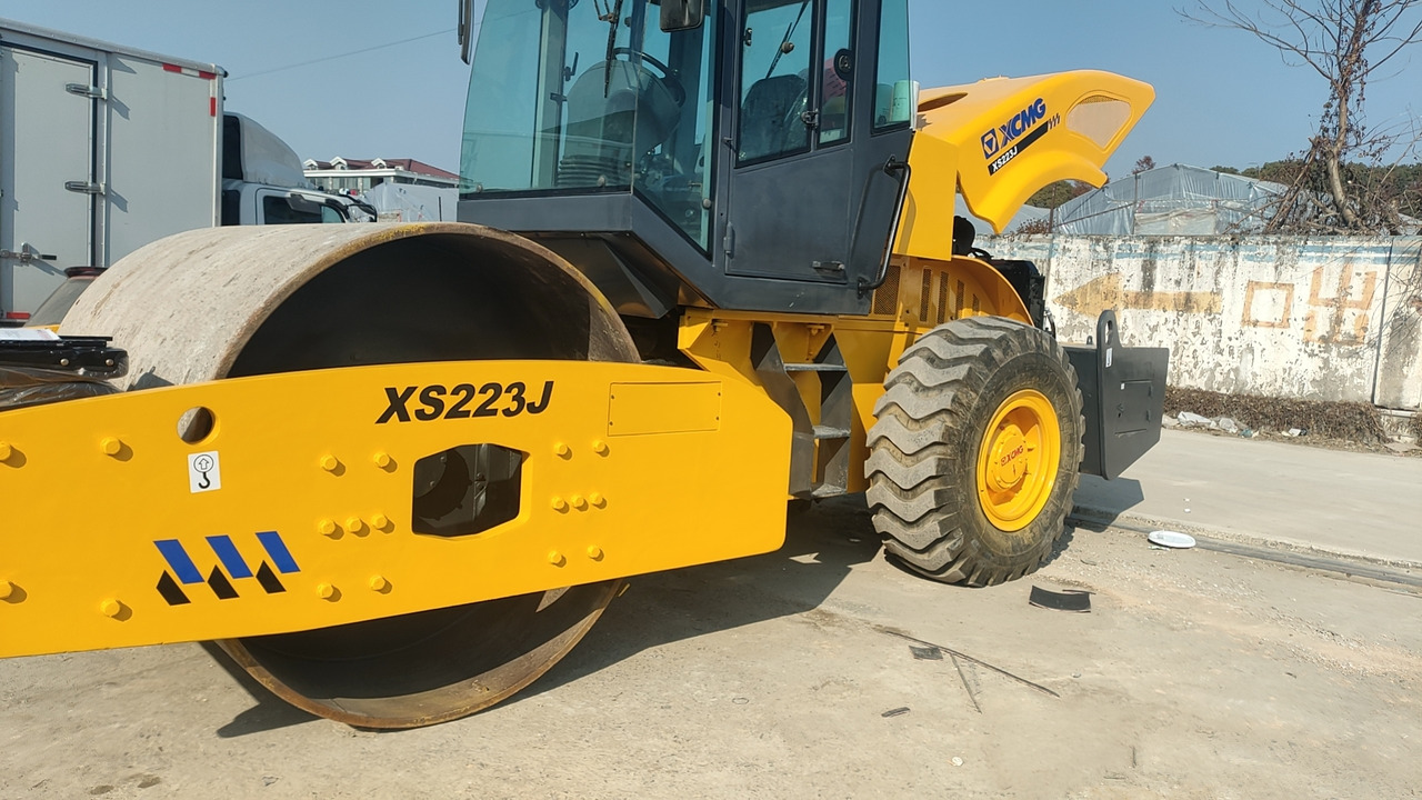 XCMG XS223J - 压路机:图3 XCMG XS223J - 压路机:图3