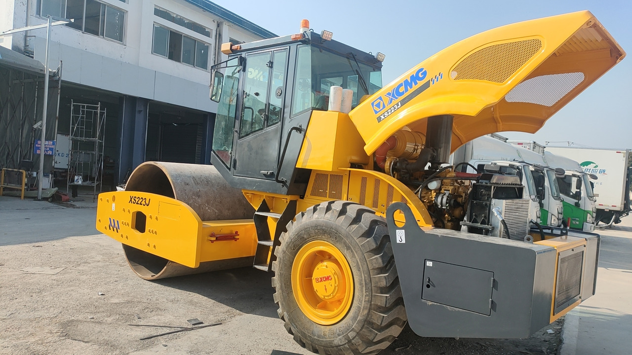 XCMG XS223J - 压路机:图4 XCMG XS223J - 压路机:图4