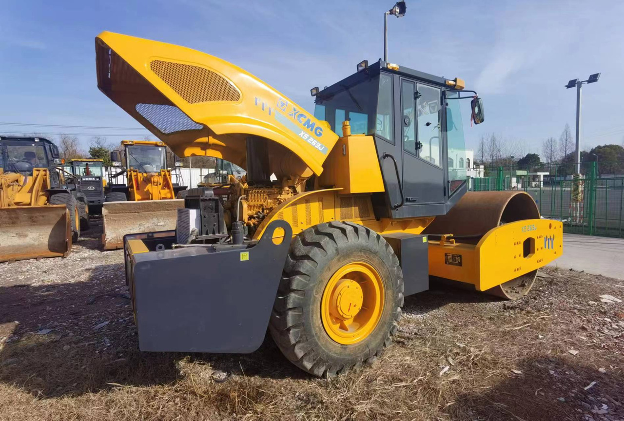 XCMG XS263J - 压实机:图3 XCMG XS263J - 压实机:图3