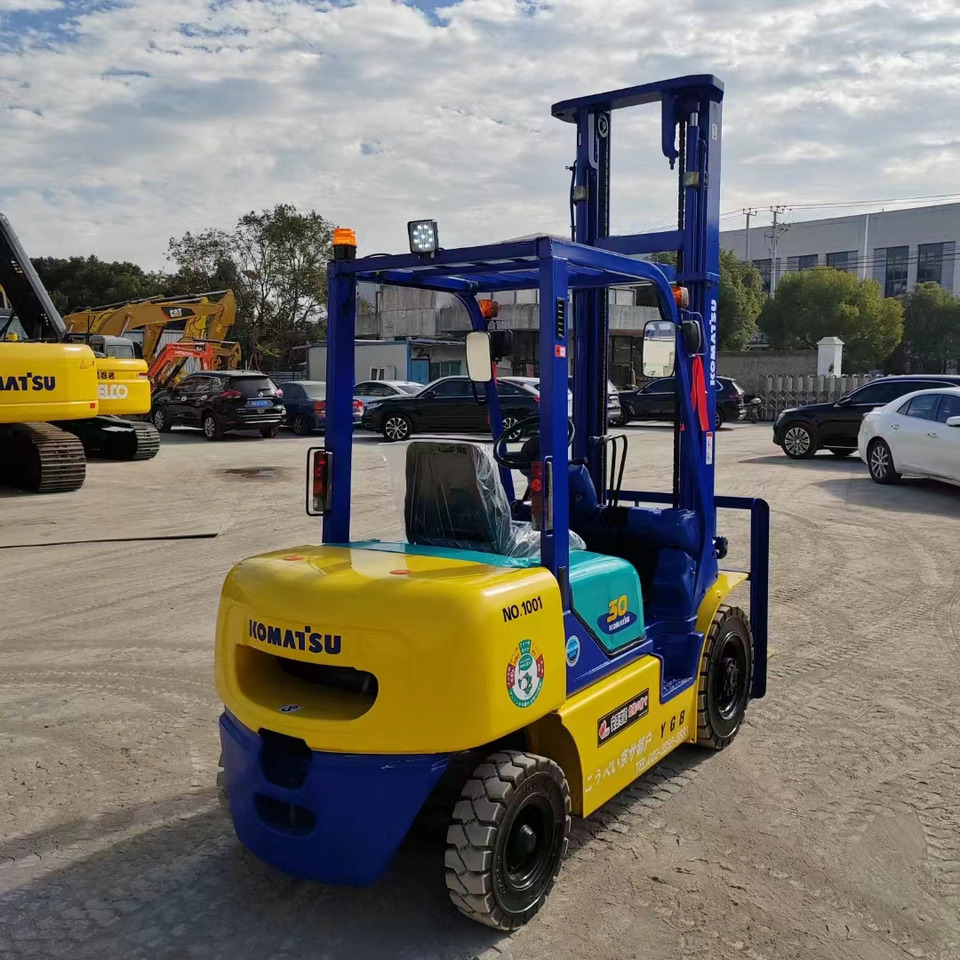 Komastu 3ton - 柴油叉车:图4 Komastu 3ton - 柴油叉车:图4
