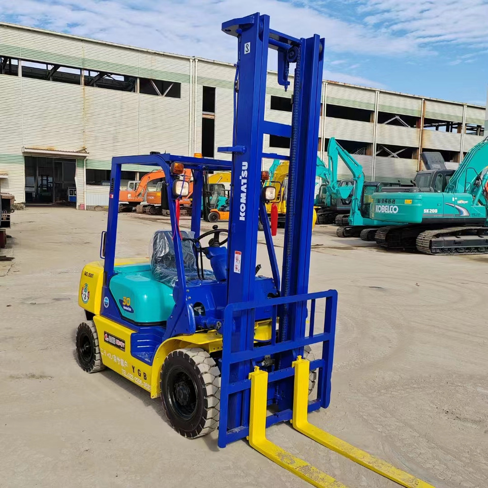 Komastu 3ton - 柴油叉车:图2 Komastu 3ton - 柴油叉车:图2