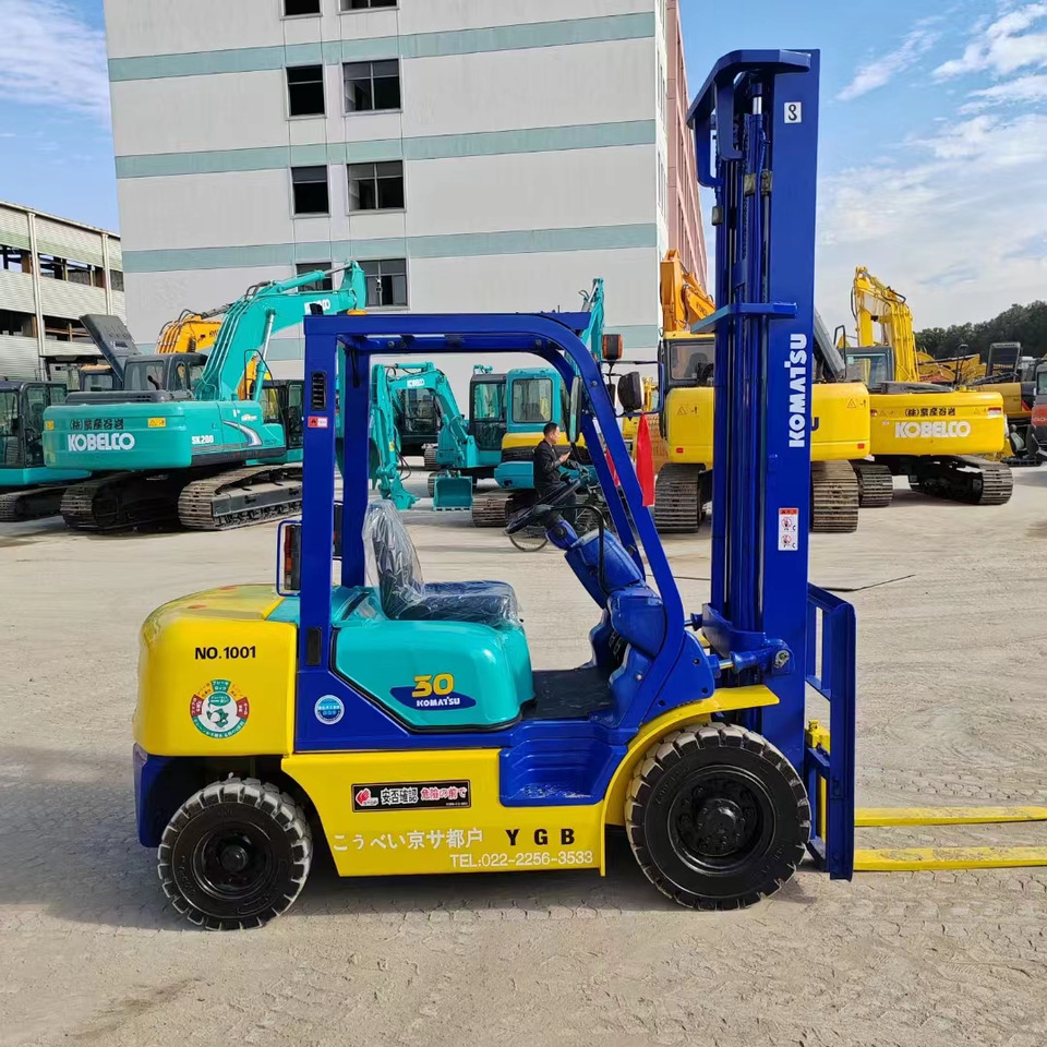 Komastu FD30 forklift 3tons - 柴油叉车:图3 Komastu FD30 forklift 3tons - 柴油叉车:图3