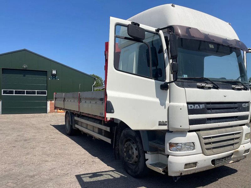 DAF CF 85 FLATBED TRUCK - 栏板式/ 平板卡车:图1 DAF CF 85 FLATBED TRUCK - 栏板式/ 平板卡车:图1