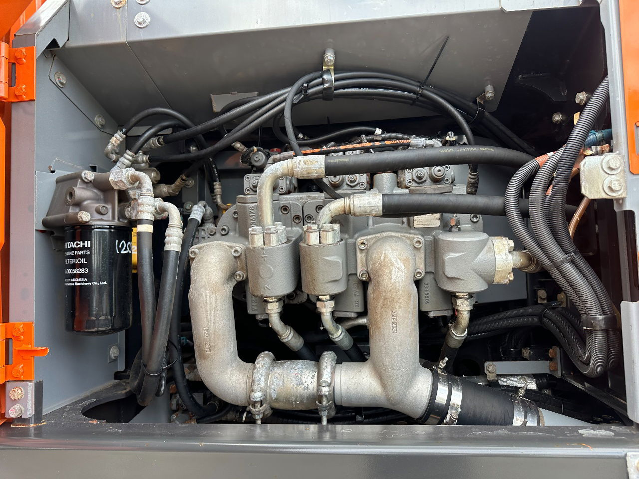 履带式挖掘机 Hitachi ZX350LC-6：图16