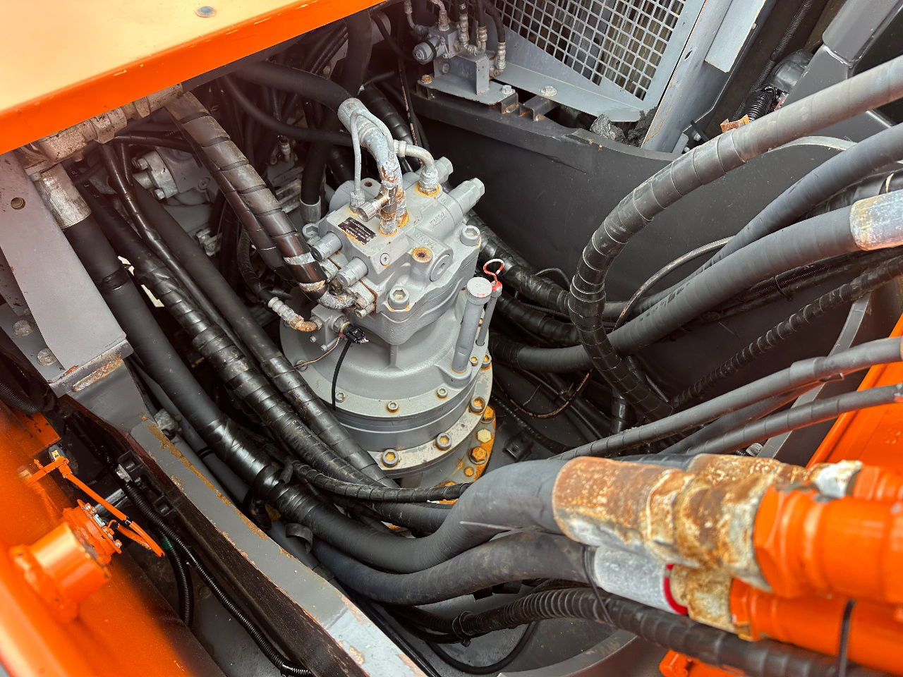 履带式挖掘机 Hitachi ZX350LC-6：图26