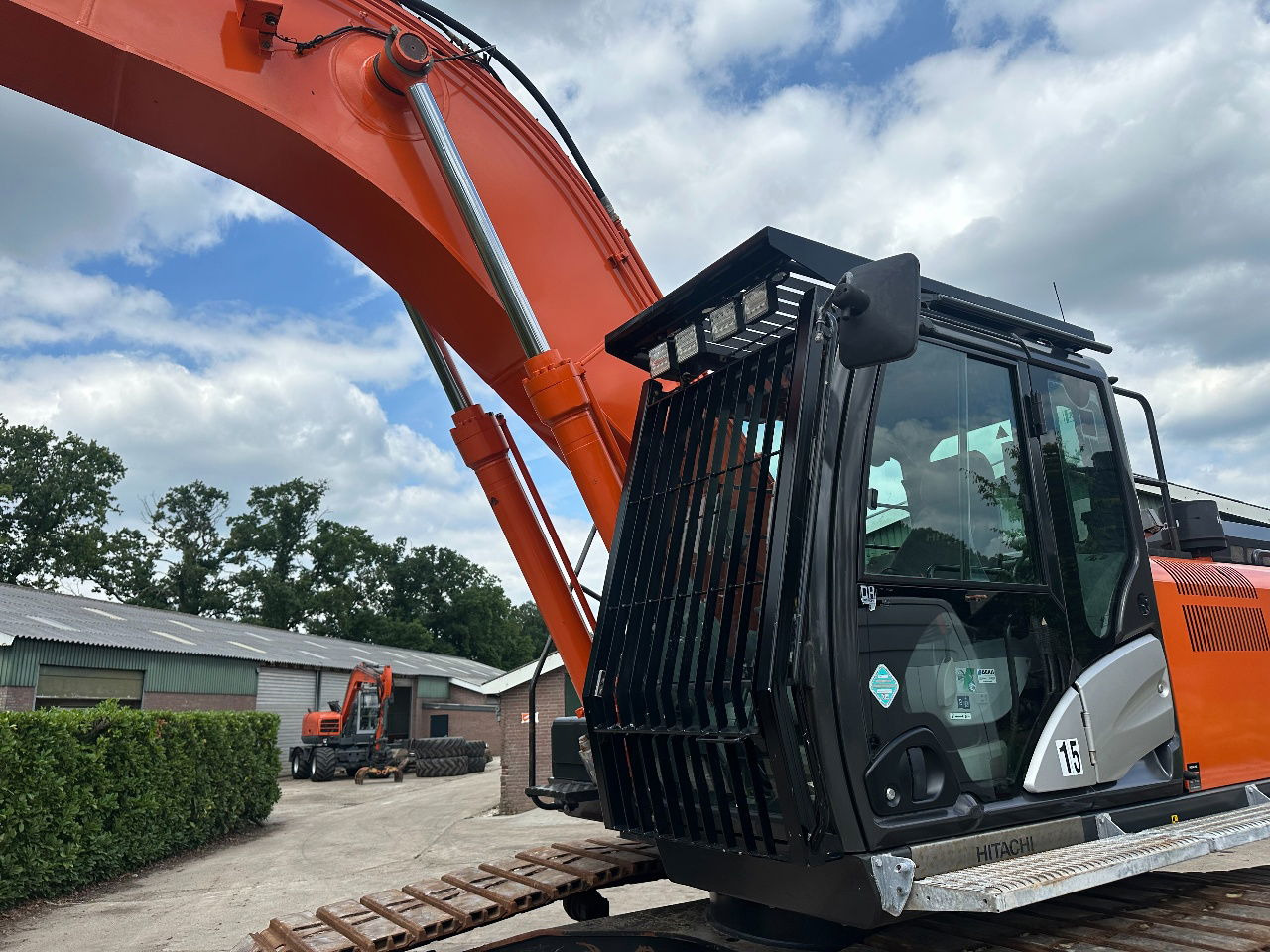 履带式挖掘机 Hitachi ZX350LC-6：图23