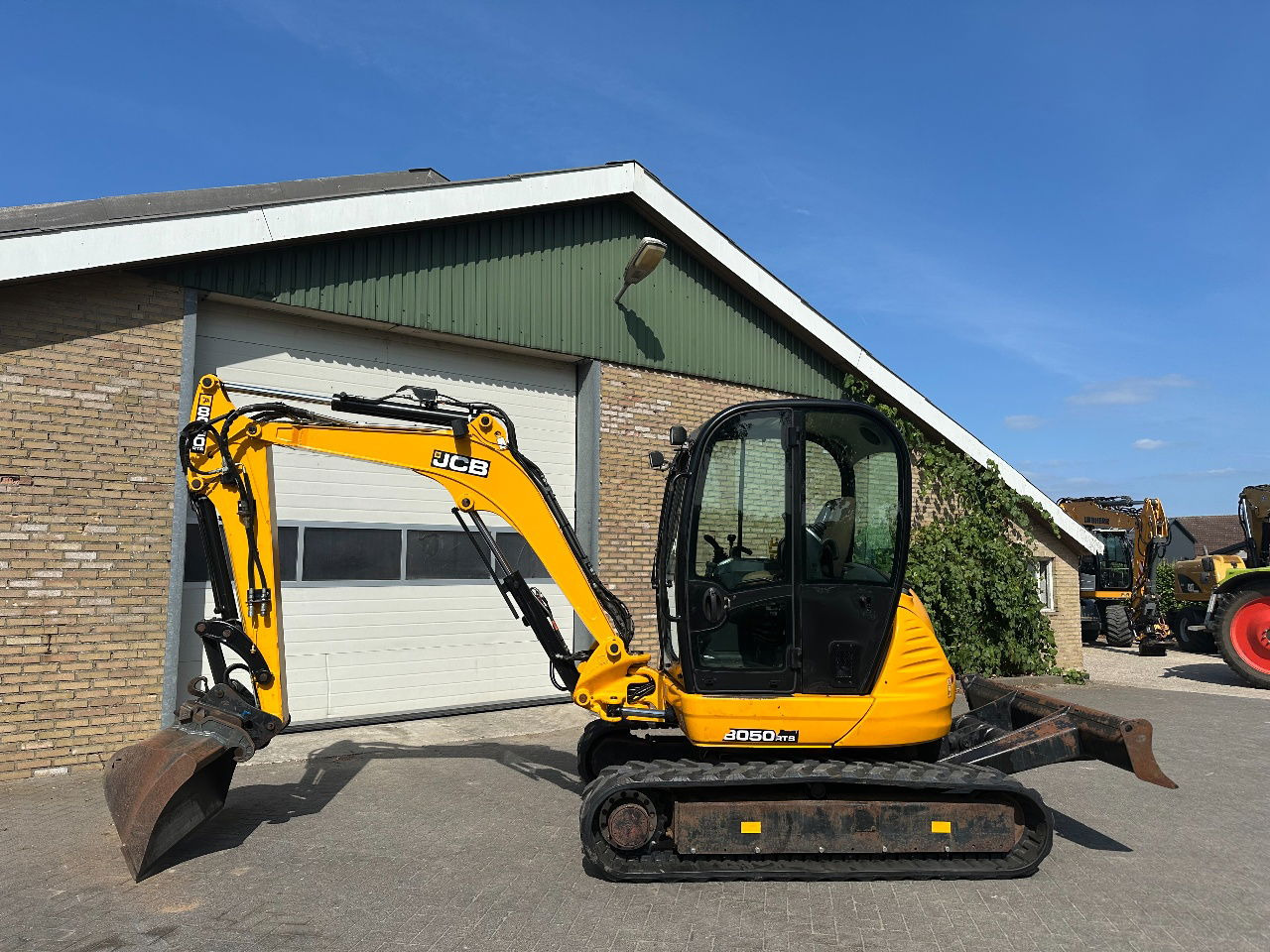JCB 8050 - 小型挖掘机:图2 JCB 8050 - 小型挖掘机:图2