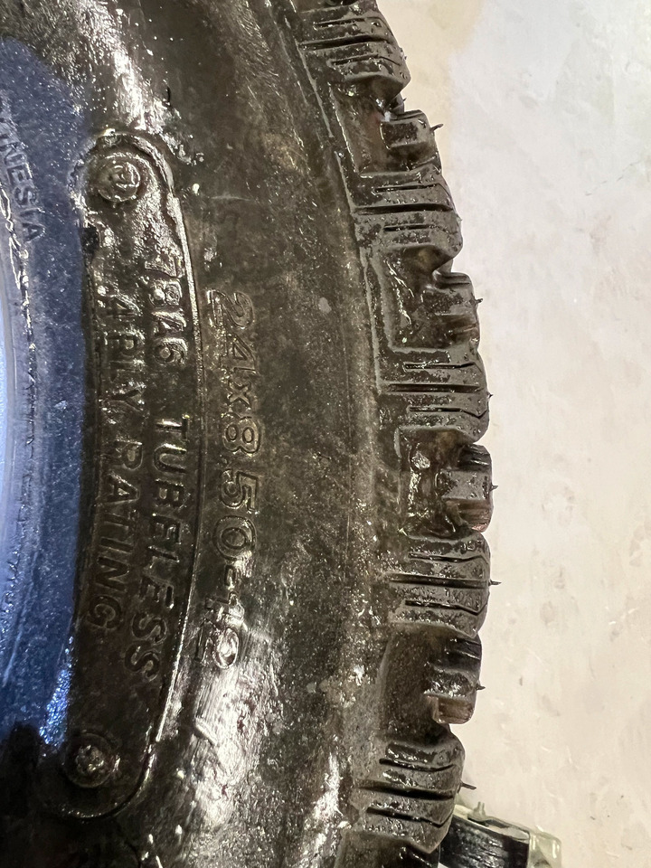 Dekk passer Massey Ferguson 1525 - 车轮 适用于 农业机械:图3 Dekk passer Massey Ferguson 1525 - 车轮 适用于 农业机械:图3