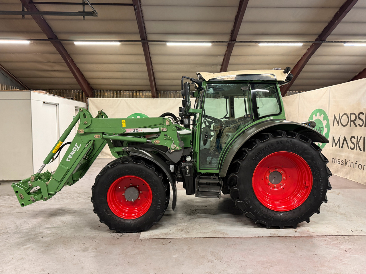 Fendt 211 Vario TMS - 拖拉机:图2 Fendt 211 Vario TMS - 拖拉机:图2
