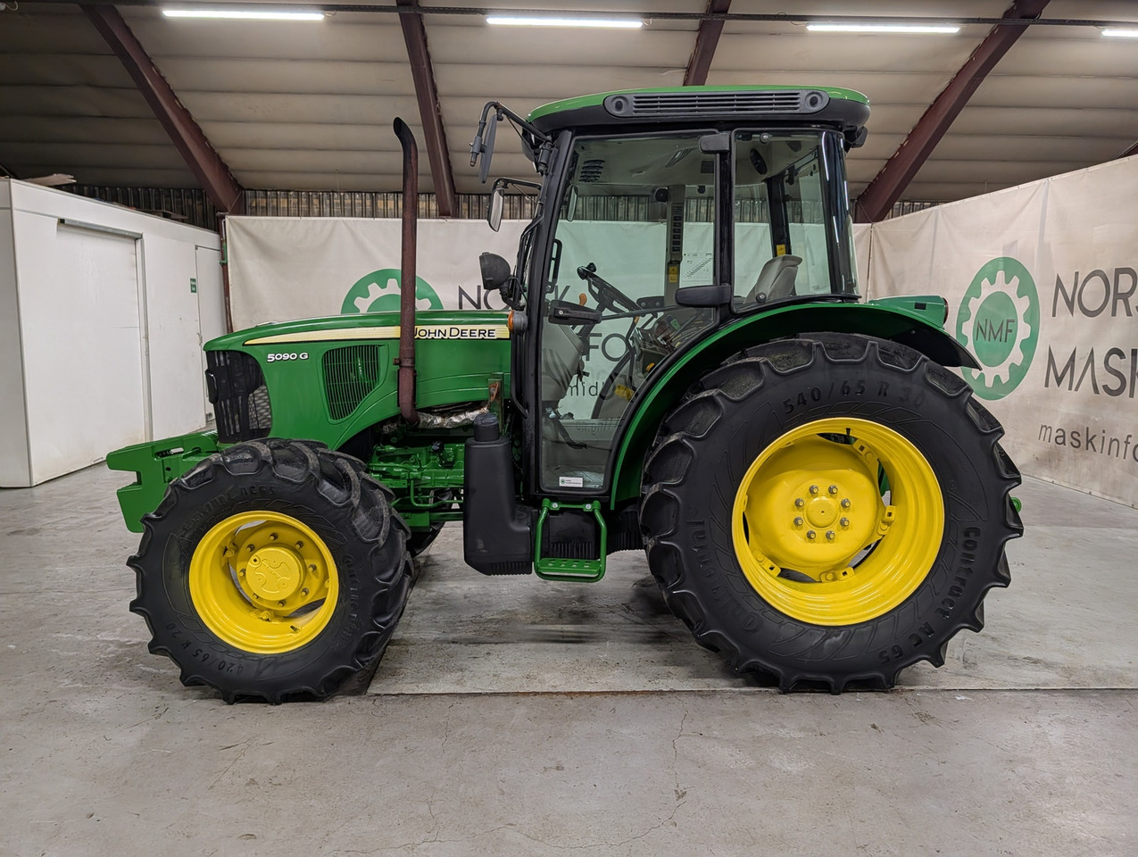 John Deere 5090G - 拖拉机:图2 John Deere 5090G - 拖拉机:图2
