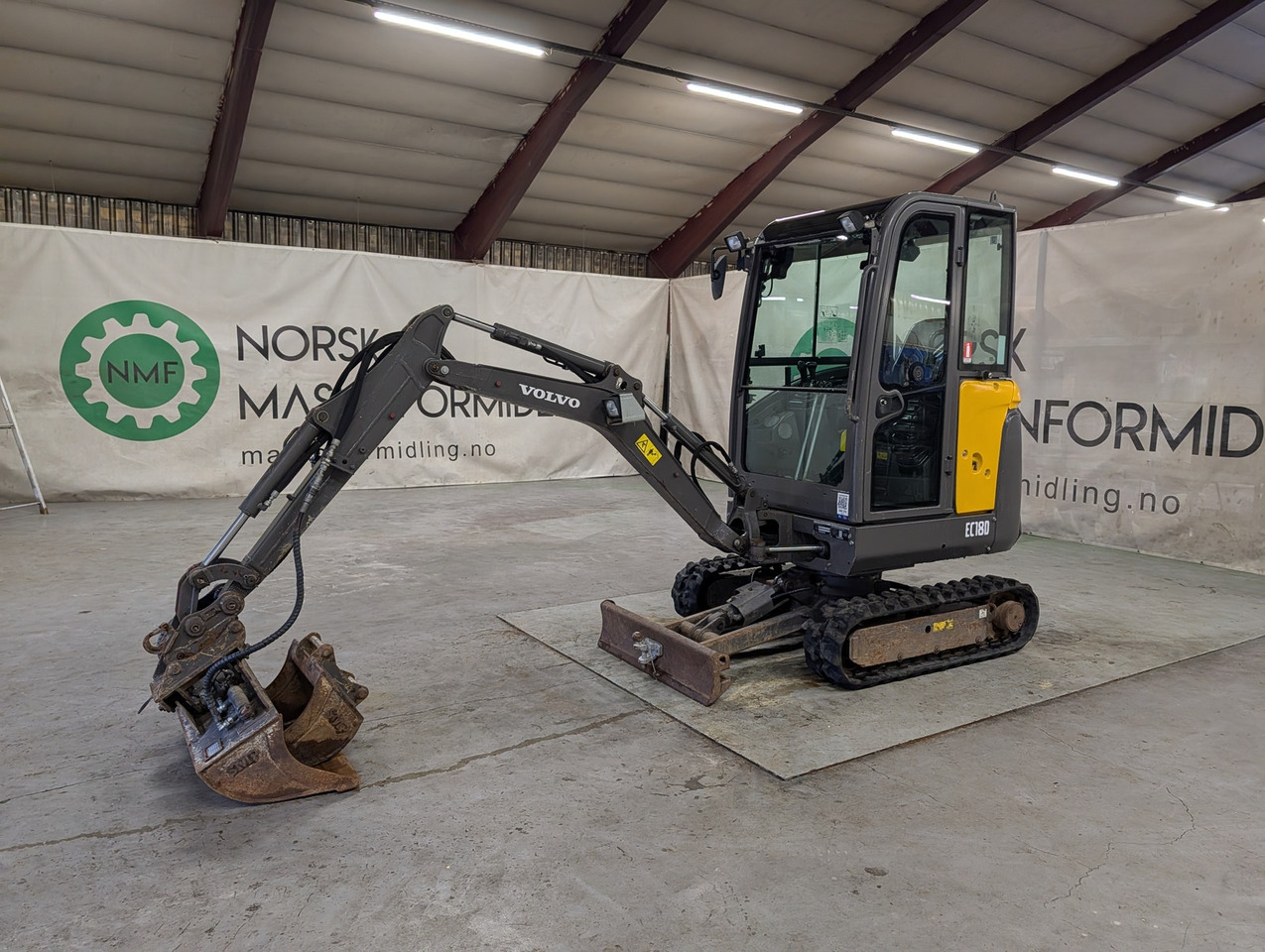 Volvo ECR18D - 小型挖掘机:图1 Volvo ECR18D - 小型挖掘机:图1