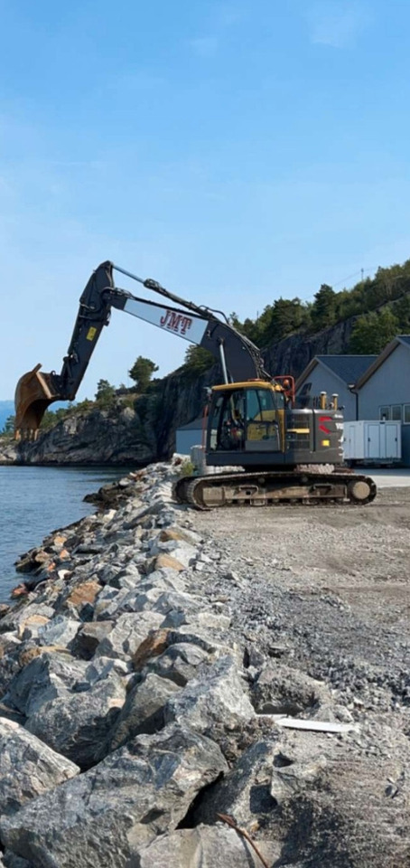 Volvo ECR235EL - 履带式挖掘机:图1 Volvo ECR235EL - 履带式挖掘机:图1