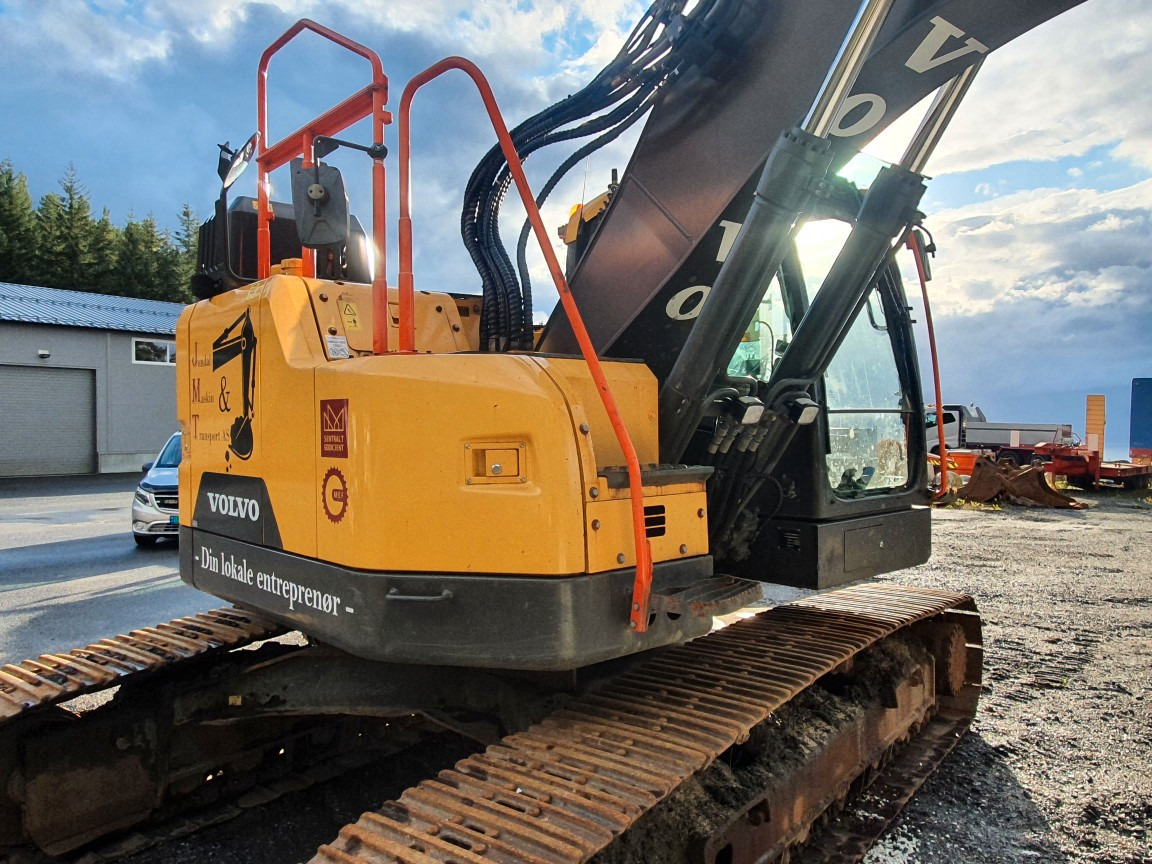 Volvo ECR235EL - 履带式挖掘机:图3 Volvo ECR235EL - 履带式挖掘机:图3