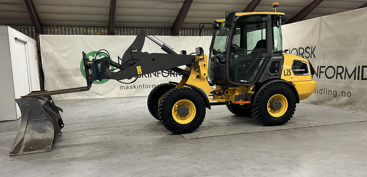 Volvo JL25H - 轮式装载机:图1 Volvo JL25H - 轮式装载机:图1