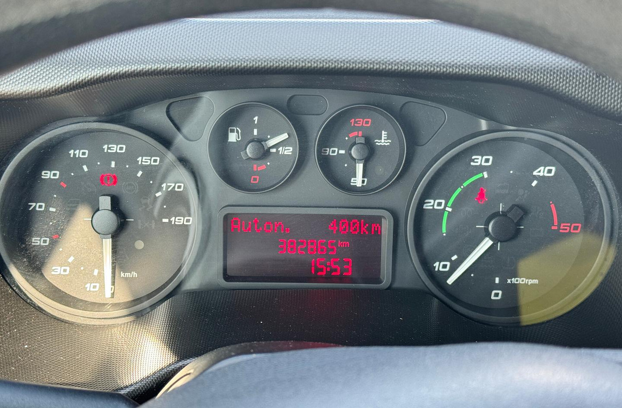 IVECO DAILY 35S15 - FRIGO FRC - PATENTE B - 冷藏货车:图5 IVECO DAILY 35S15 - FRIGO FRC - PATENTE B - 冷藏货车:图5