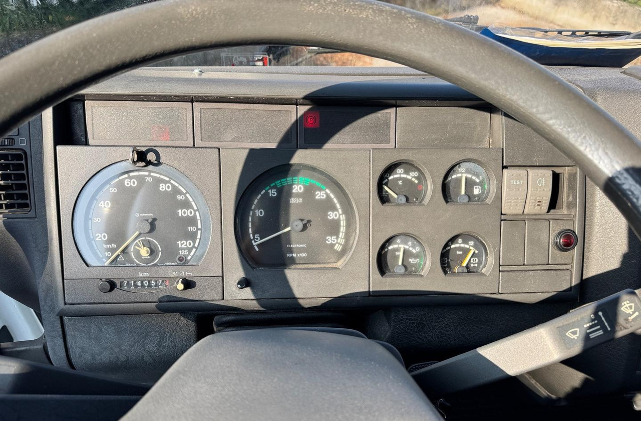 Iveco Eurocargo 150E23 con Gru HIAB - 栏板式/ 平板卡车, 起重车:图4 Iveco Eurocargo 150E23 con Gru HIAB - 栏板式/ 平板卡车, 起重车:图4