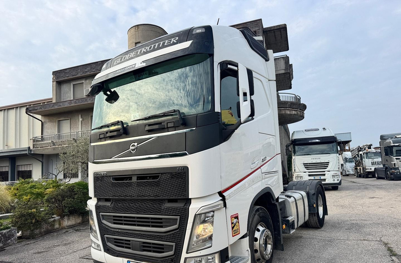 Volvo FH460 - 2019 - - 牵引车:图2 Volvo FH460 - 2019 - - 牵引车:图2