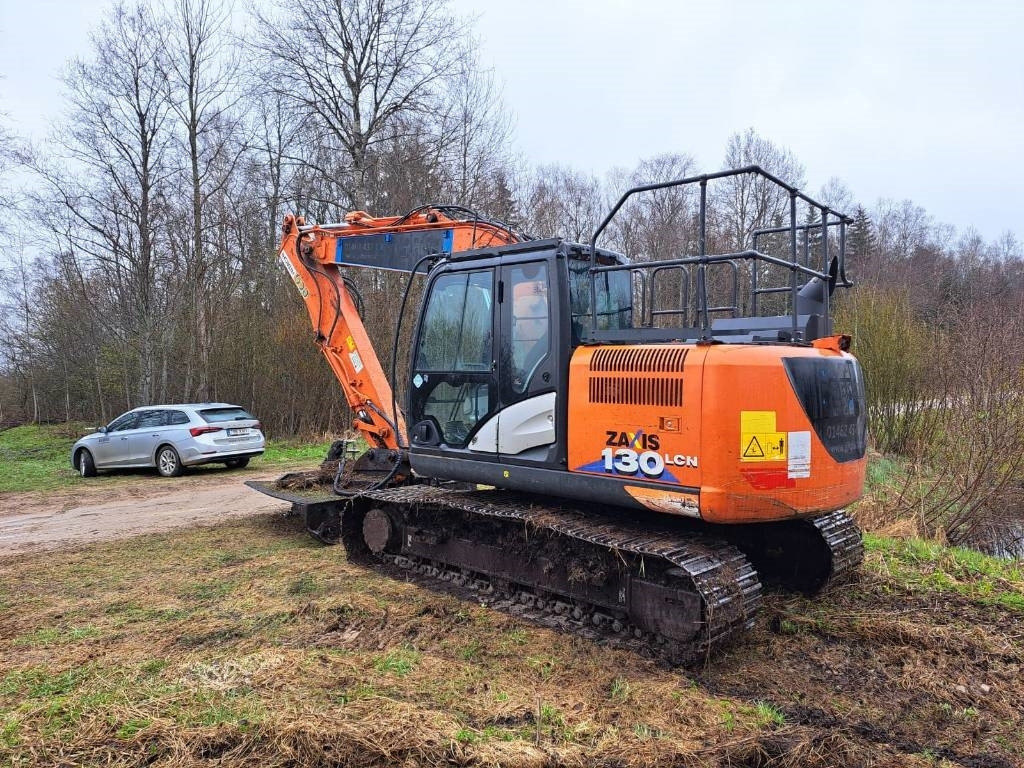 Hitachi ZX 130 LC N-6 - 履带式挖掘机:图3 Hitachi ZX 130 LC N-6 - 履带式挖掘机:图3