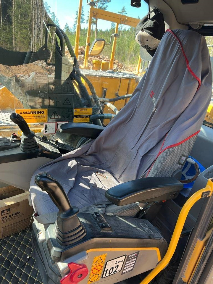 履带式挖掘机 Volvo EC 220 EL：图22