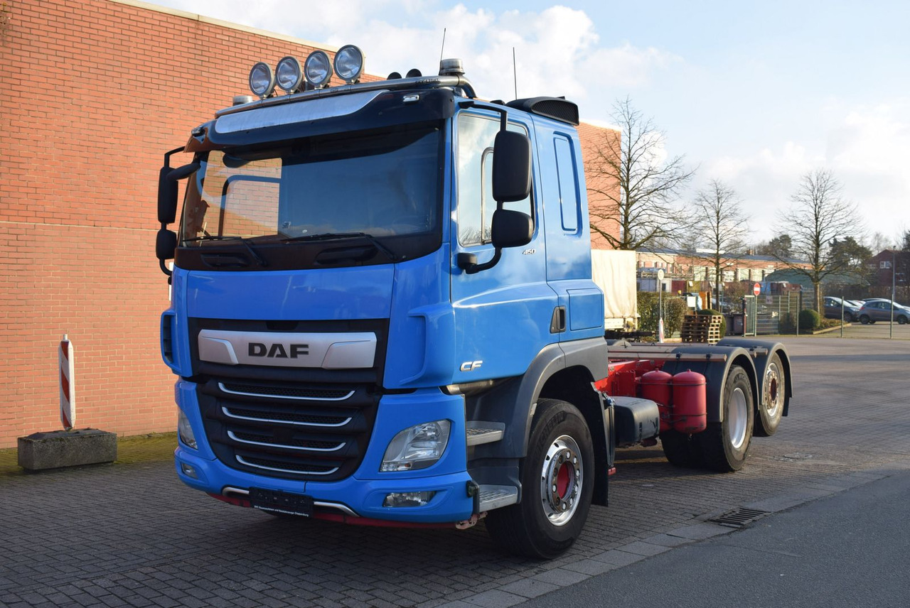 DAF CF 450 6x2 Fahrgestell Klima Navi Lift Retarder - 翻斗车:图1 DAF CF 450 6x2 Fahrgestell Klima Navi Lift Retarder - 翻斗车:图1
