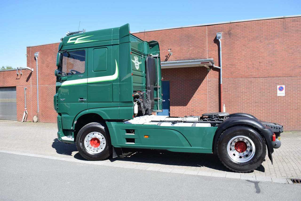 DAF XF 530 FT Retarder Leder Standklima Hydraulik - 牵引车:图4 DAF XF 530 FT Retarder Leder Standklima Hydraulik - 牵引车:图4