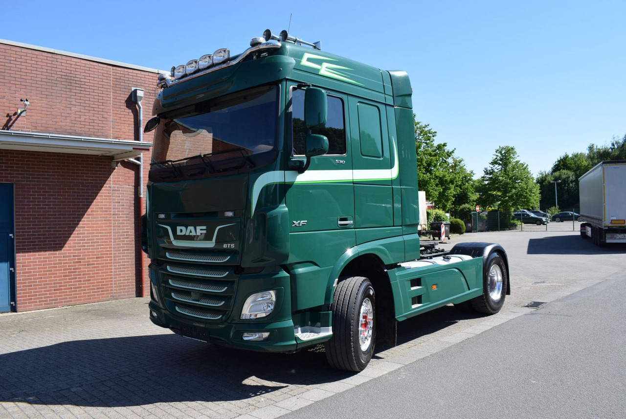 DAF XF 530 FT Retarder Leder Standklima Hydraulik - 牵引车:图1 DAF XF 530 FT Retarder Leder Standklima Hydraulik - 牵引车:图1