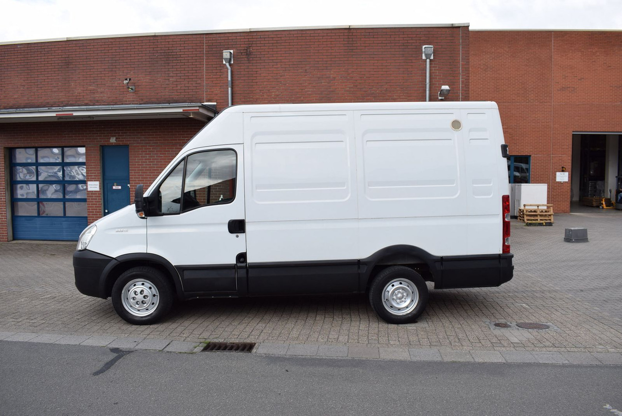 Iveco Daily 35 S 14L2H2 AHK Regale Standheizung - 无侧窗厢式货车:图3 Iveco Daily 35 S 14L2H2 AHK Regale Standheizung - 无侧窗厢式货车:图3