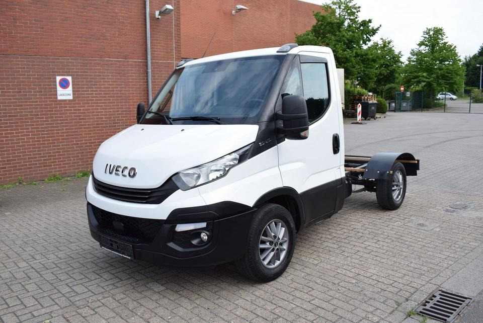 Iveco Daily 35 S21 3,0 Automatik Luftfederung Tempomat - 驾驶室底盘卡车, 小型货车:图1 Iveco Daily 35 S21 3,0 Automatik Luftfederung Tempomat - 驾驶室底盘卡车, 小型货车:图1
