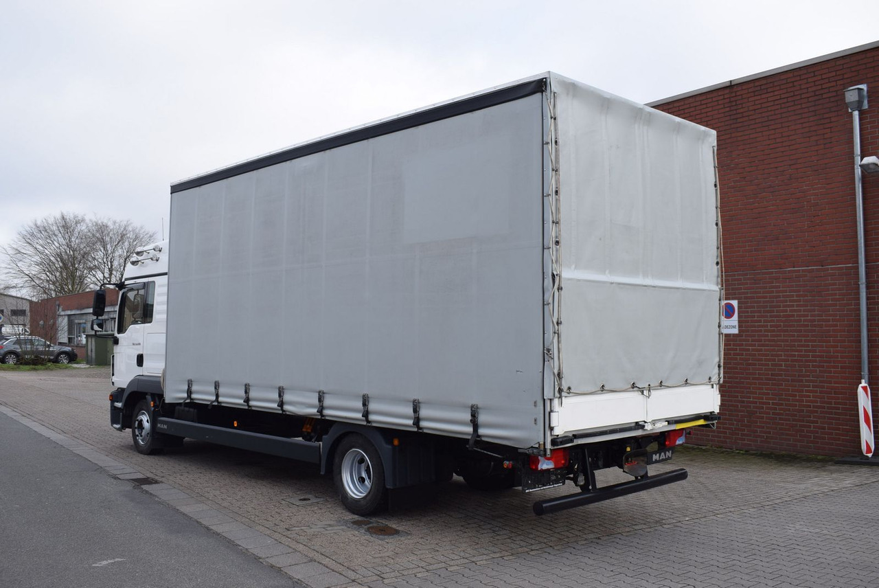 MAN TGL 8.220 Schiebeplane 2xSchlafplatz Standheiz. - 侧帘卡车:图4 MAN TGL 8.220 Schiebeplane 2xSchlafplatz Standheiz. - 侧帘卡车:图4