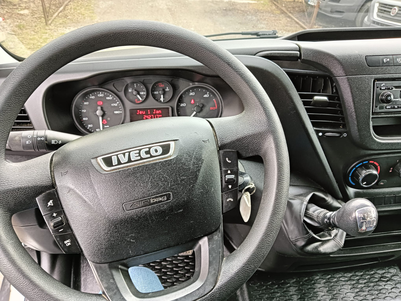 IVECO DAILY 35C14 WYWROTKA KIPER NR 820 - 翻斗货车:图3 IVECO DAILY 35C14 WYWROTKA KIPER NR 820 - 翻斗货车:图3