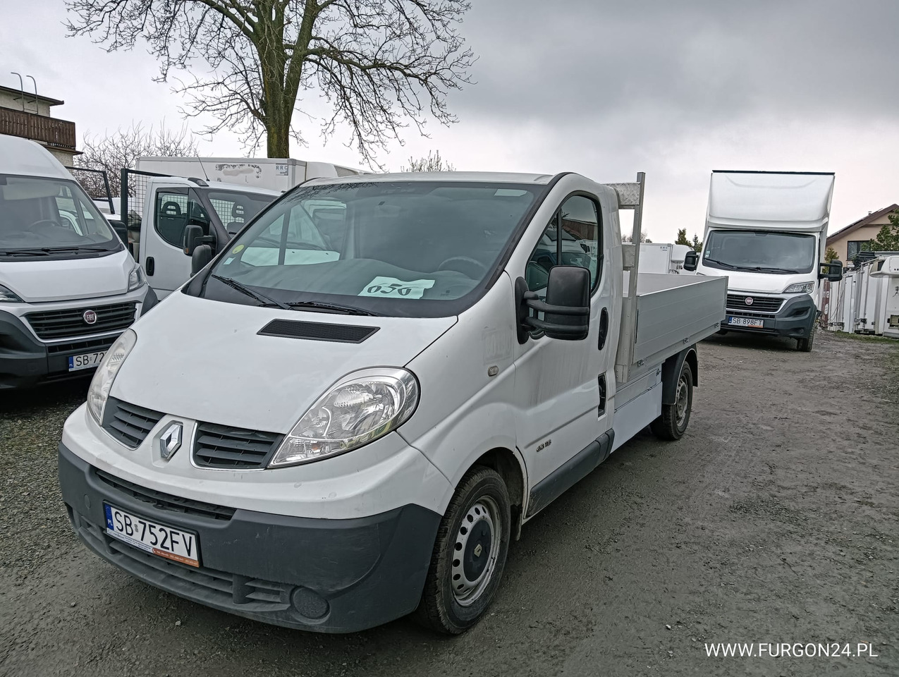 RENAULT TRAFIC PLATFORMA DO ZABUDOWY NR 625 - 翻斗货车:图4 RENAULT TRAFIC PLATFORMA DO ZABUDOWY NR 625 - 翻斗货车:图4