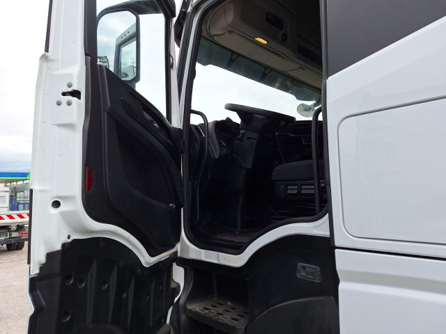 IVECO Massif ne postoji - 牵引车:图2 IVECO Massif ne postoji - 牵引车:图2