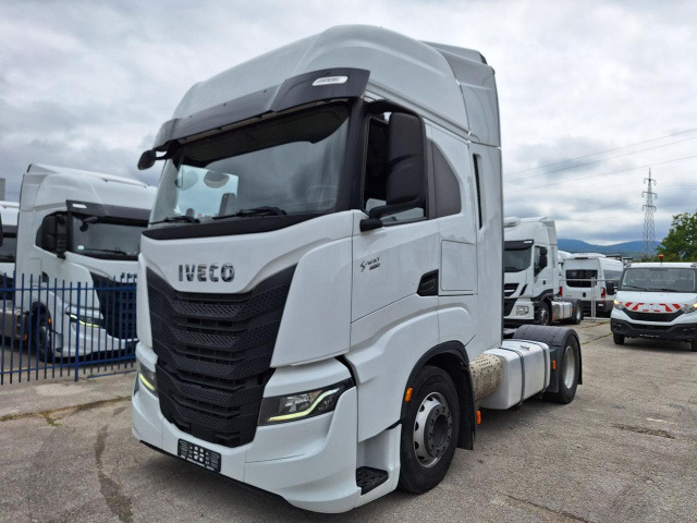 IVECO Massif ne postoji - 牵引车:图1 IVECO Massif ne postoji - 牵引车:图1