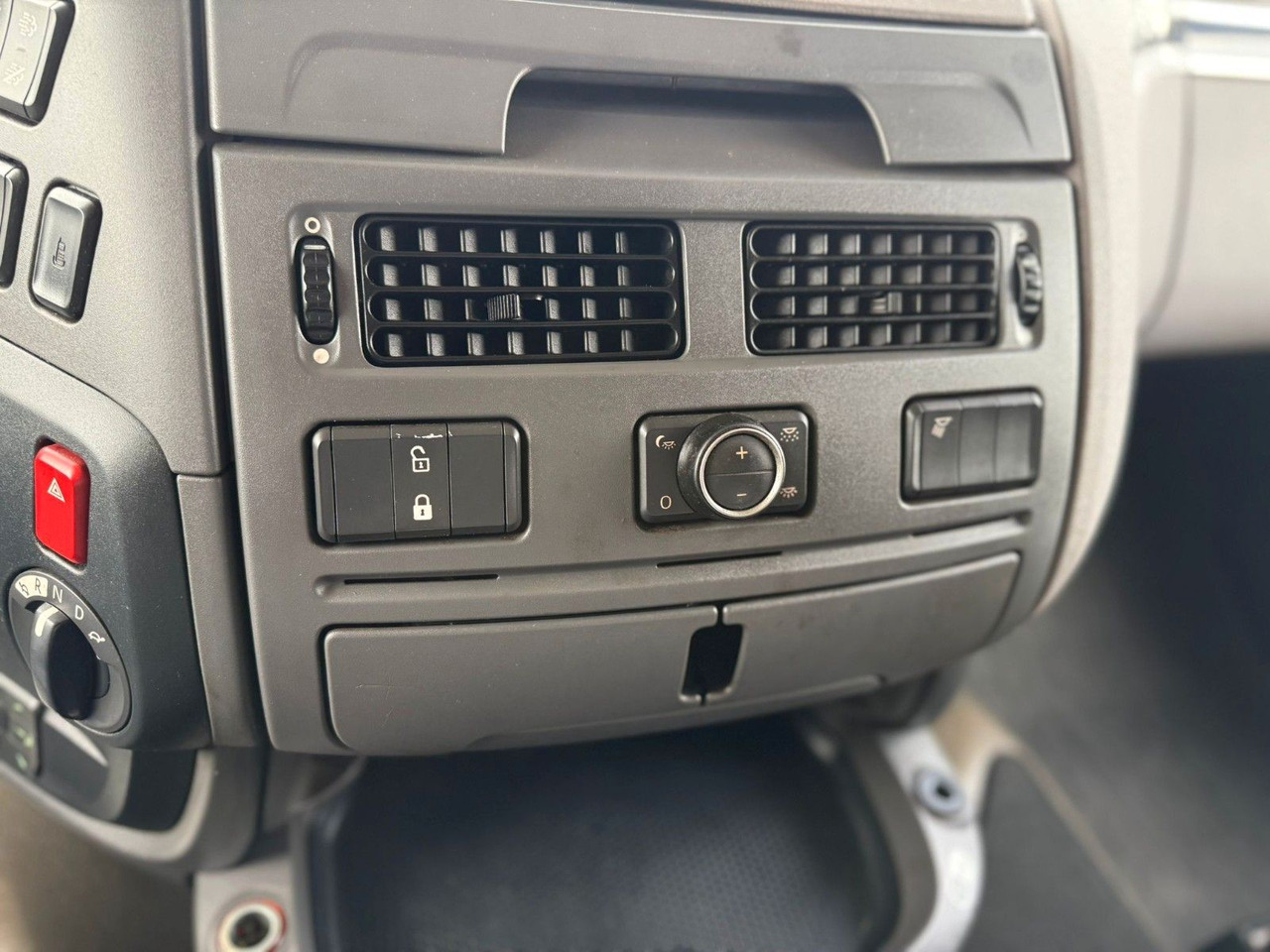 牵引车 DAF XF 480 Low +Retarter+2xTank：图13